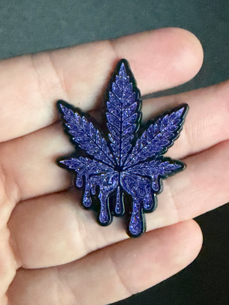 Melty leaf Pin