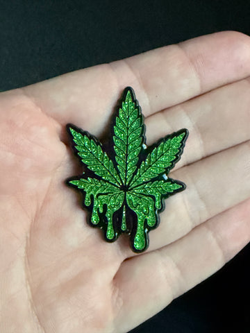 Melty leaf Pin