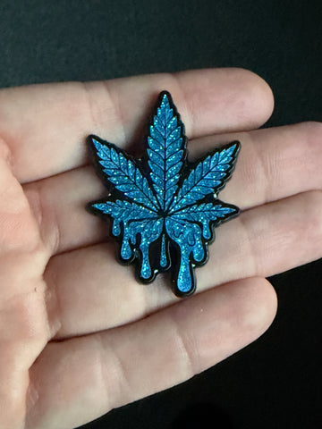 Melty leaf Pin
