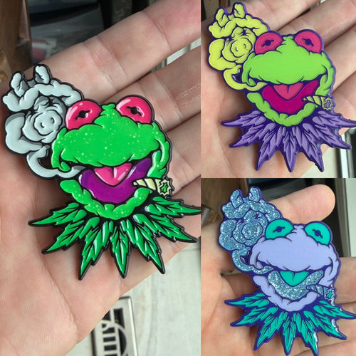 Piggy Pack Pin (Born Ready Designs)