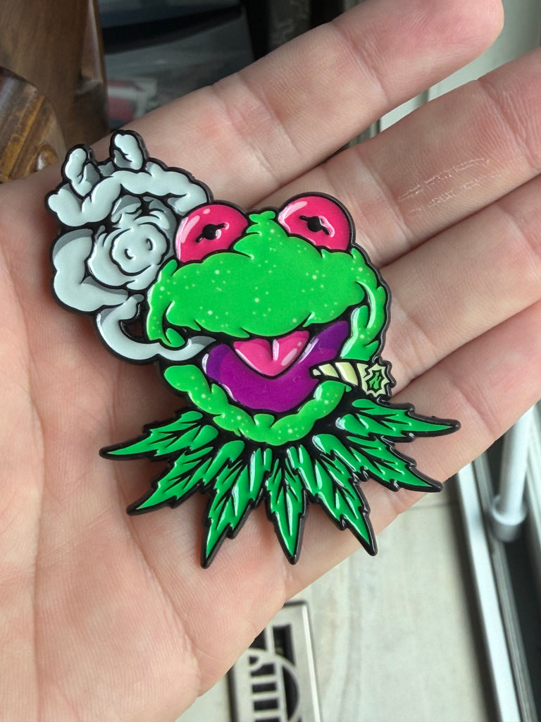 Piggy Pack Pin (Born Ready Designs)