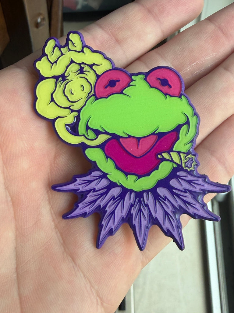 Piggy Pack Pin (Born Ready Designs)
